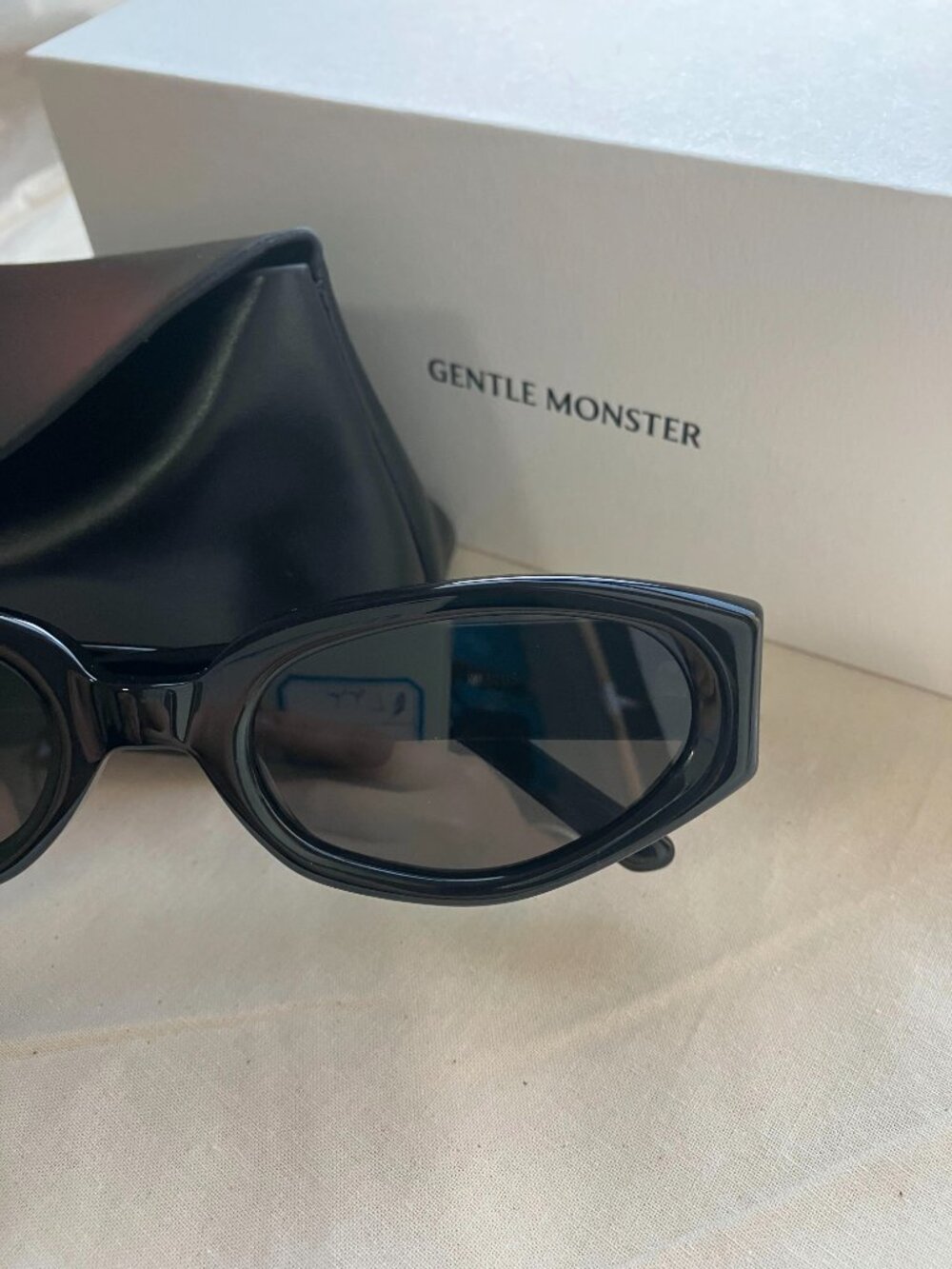 Gentle Monster Black Slim Oval Cat-Eye Sunglasses - Picture 3 of 8